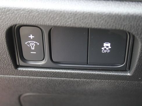 Certified 2025 Kia Sorento S FWD image 24