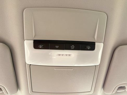 Used 2024 Nissan Altima 2.5 SV FWD image 17