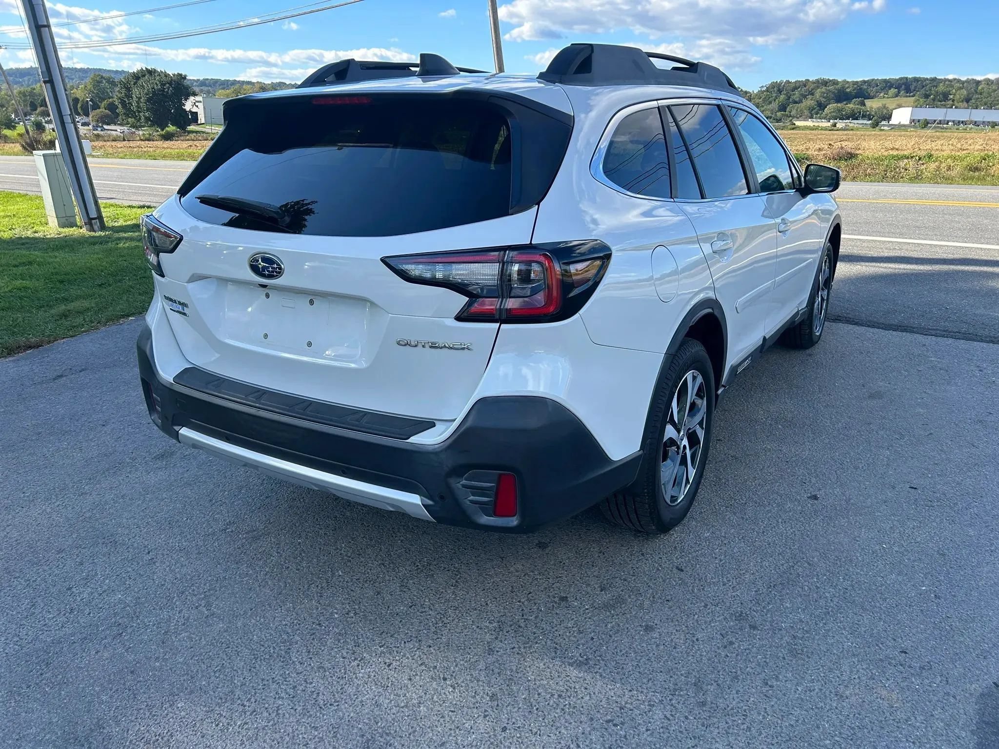Used 2020 Subaru Outback Limited AWD/4WD image 6
