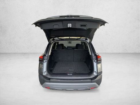 Used 2023 Nissan Rogue SV image 7