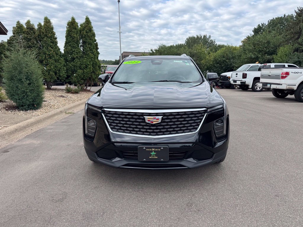 Used 2024 Cadillac XT4 Premium Luxury w/ Technology Package AWD/4WD image 3
