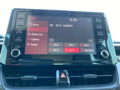 Used 2020 Toyota Corolla LE w/ Carpet Mat Package (TMS) FWD image 18