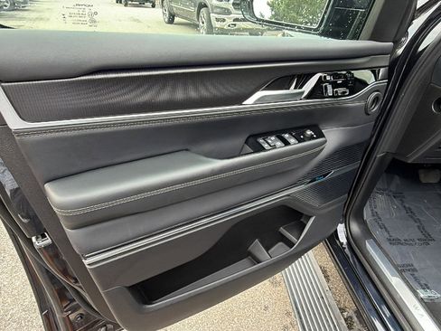 Used 2025 Jeep Grand Wagoneer Series II Obsidian w/ Quick Order Packagew 28T AWD/4WD image 13