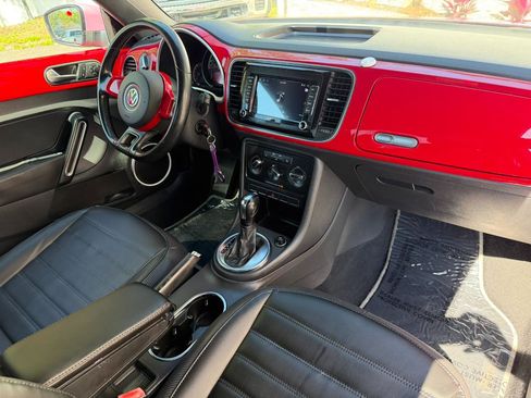 Used 2013 Volkswagen Beetle 2.5 image 41