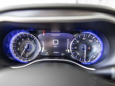 Used 2021 Chrysler Pacifica Touring-L FWD image 23