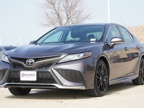 Used 2023 Toyota Camry XSE image 3