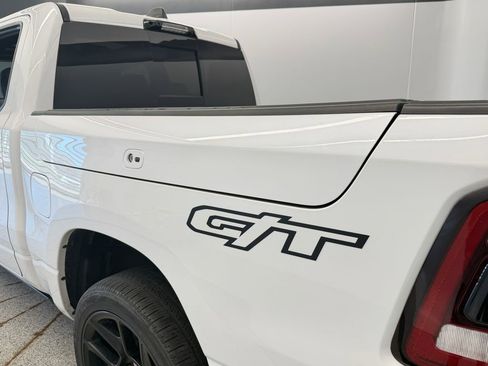 Used 2023 RAM 1500 Laramie AWD/4WD image 19