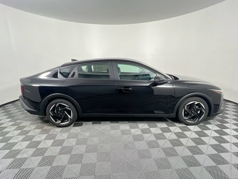 Certified 2025 Kia K4 EX FWD image 2