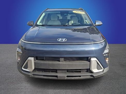 Used 2025 Hyundai Kona SEL FWD image 2