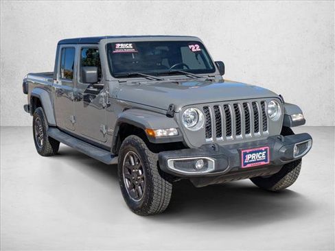 Used 2022 Jeep Gladiator Overland w/ Cold Weather Group image 3