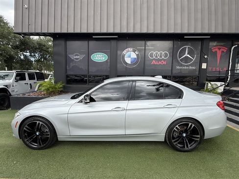 Used 2018 BMW 330i Sedan RWD image 8