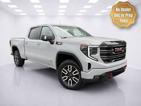 Used 2025 GMC Sierra 1500 AT4 w/ AT4 Preferred Package AWD/4WD image 1