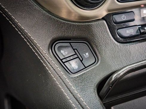 Used 2018 GMC Yukon Denali image 26