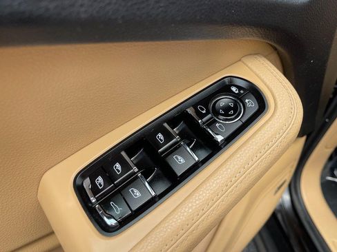 Used 2017 Porsche Macan AWD/4WD image 24