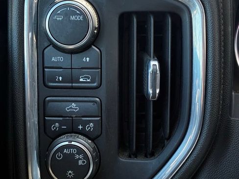 Used 2021 Chevrolet Silverado 1500 LT AWD/4WD image 10