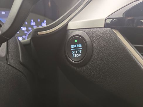 Used 2022 Ford Escape SE w/ Cold Weather Package image 26