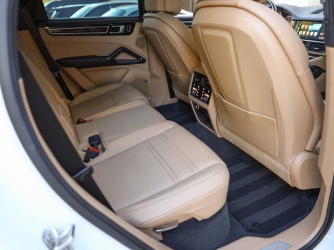 Used 2019 Porsche Cayenne image 50