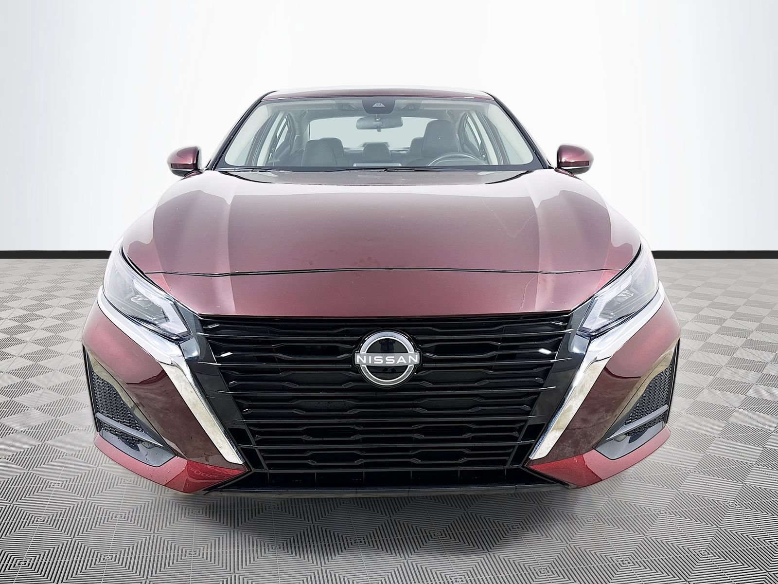 Used 2023 Nissan Altima 2.5 SV FWD image 2