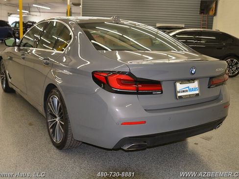 Used 2022 BMW 530e w/ Premium Package image 10