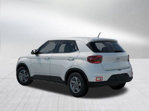 New 2026 Hyundai Venue SE FWD image 5