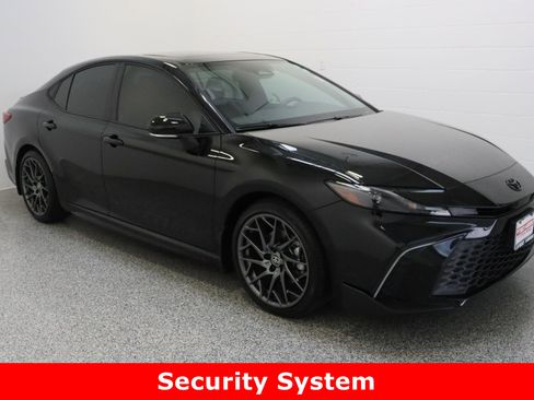 Used 2026 Toyota Camry SE w/ Multimedia Upgrade Package image 4