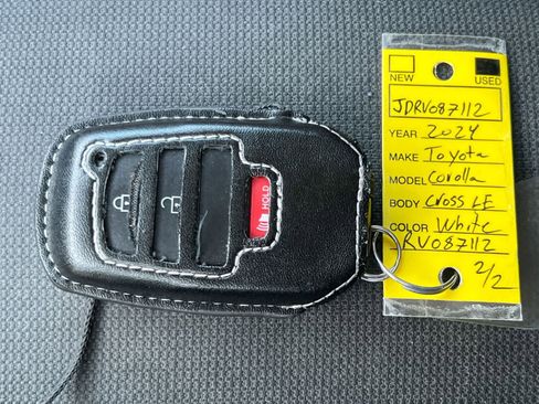 Used 2024 Toyota Corolla Cross LE FWD image 35