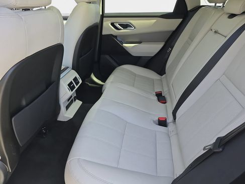 Used 2019 Land Rover Range Rover Velar S AWD/4WD image 17
