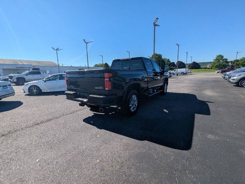 Used 2024 Chevrolet Silverado 2500 High Country w/ Technology Package AWD/4WD image 8