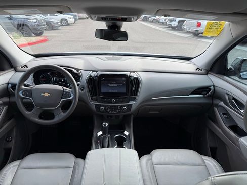 Used 2018 Chevrolet Traverse LT image 18