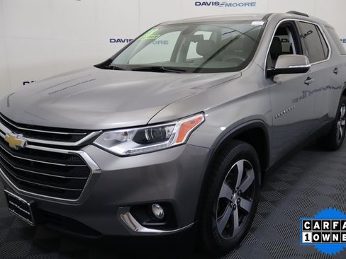 Used 2018 Chevrolet Traverse LT w/ LPO, Floor Liner Package FWD image 12