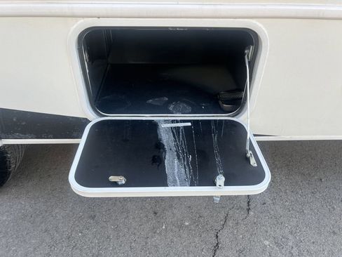 Used 2022 Ford E-450 and Econoline 450 Super Duty w/ Motorhome Prep Package image 18