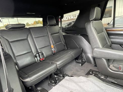 Used 2021 Chevrolet Tahoe Premier w/ Premium Package image 19