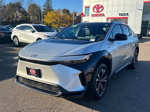 Used 2023 Toyota bZ4X XLE image 3