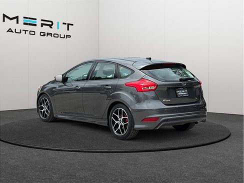 Used 2015 Ford Focus SE w/ SE Sport Package FWD image 7