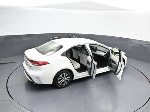 Certified 2020 Toyota Corolla LE FWD image 43