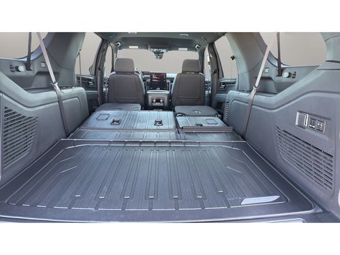 Used 2026 GMC Yukon XL AT4 w/ Premium Trailering Package AWD/4WD image 13