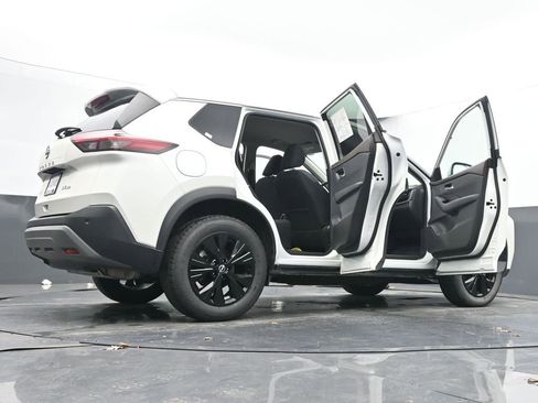 Used 2023 Nissan Rogue SV image 75