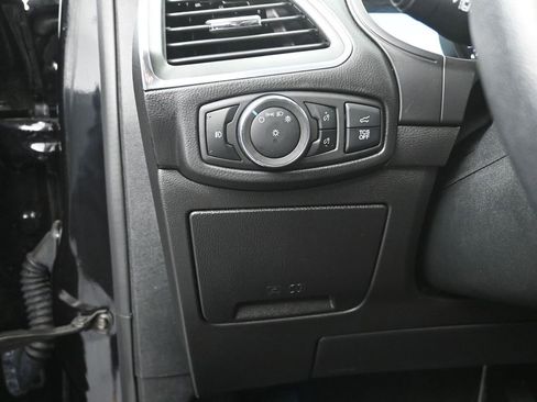 Used 2024 Ford Edge Titanium image 13