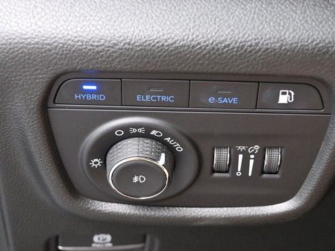 Used 2023 Jeep Grand Cherokee 4WD 4xe image 30