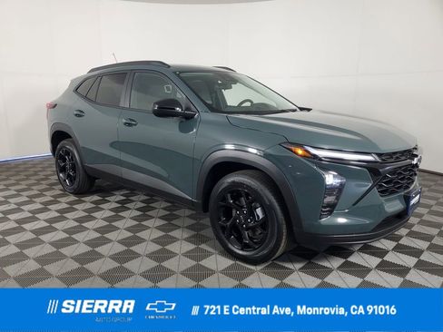 New 2026 Chevrolet Trax LT w/ Midnight Edition FWD image 1