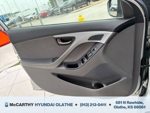 Used 2015 Hyundai Elantra SE w/ Option Group 02 FWD image 24