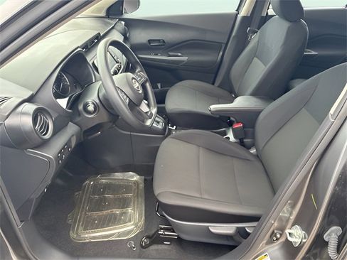 Used 2025 Nissan Kicks Play S image 18