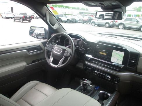 Used 2025 GMC Sierra 1500 SLT w/ SLT Premium Plus Package AWD/4WD image 28