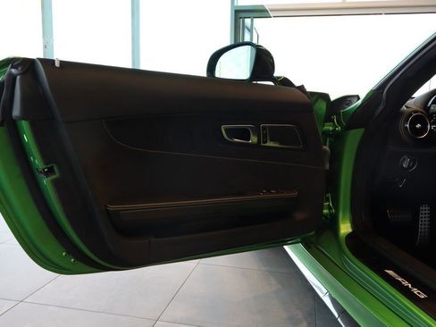 Used 2020 Mercedes-Benz AMG GT R image 33