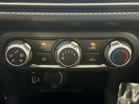 Used 2024 Nissan Kicks S image 22