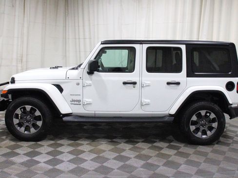 Used 2018 Jeep Wrangler Unlimited Sahara w/ Cold Weather Group AWD/4WD image 31