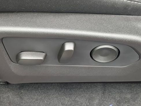 New 2026 GMC Canyon Elevation w/ Convenience Package image 24