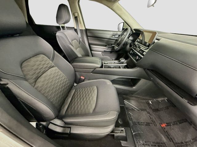 Used 2023 Nissan Pathfinder SV w/ SV Premium Package AWD/4WD image 29