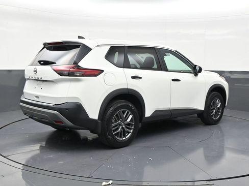 Used 2023 Nissan Rogue S FWD image 5