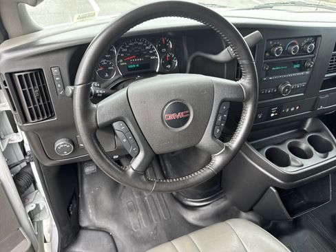 Used 2022 GMC Savana 2500 w/ Driver Convenience Package image 17